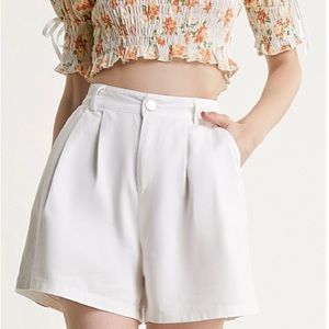 White pleat detail wide leg A line shorts